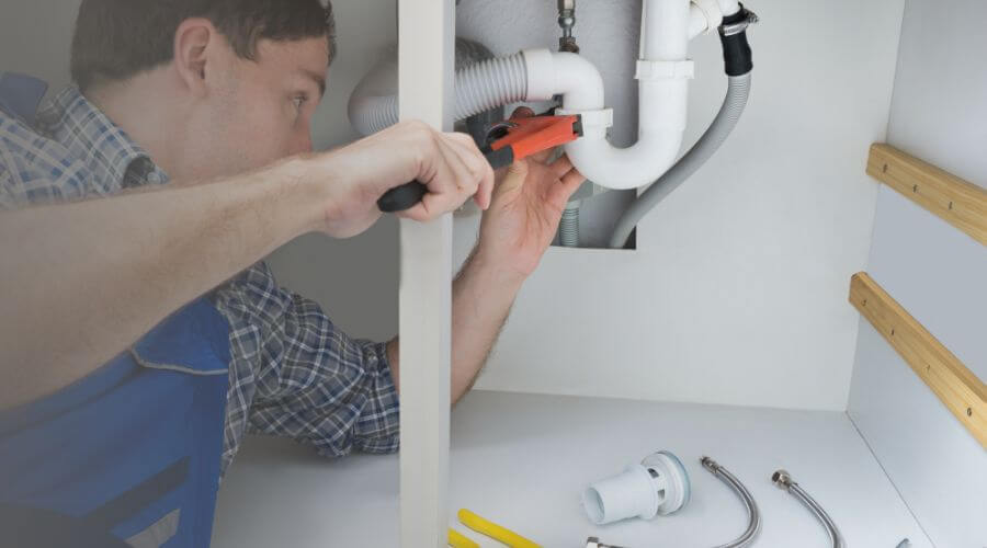 Professional bathroom faucet installation in Lakeshore, FL